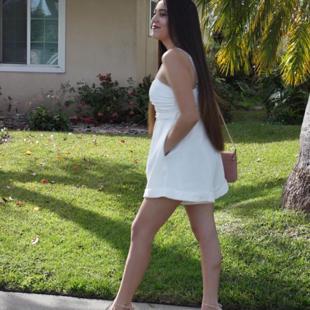 White romper - Picture 2 of 2